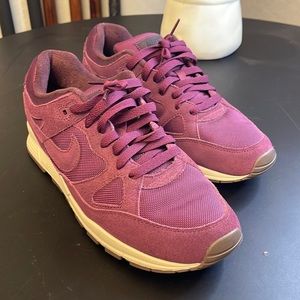Nike air span 2. Burgundy size 10.